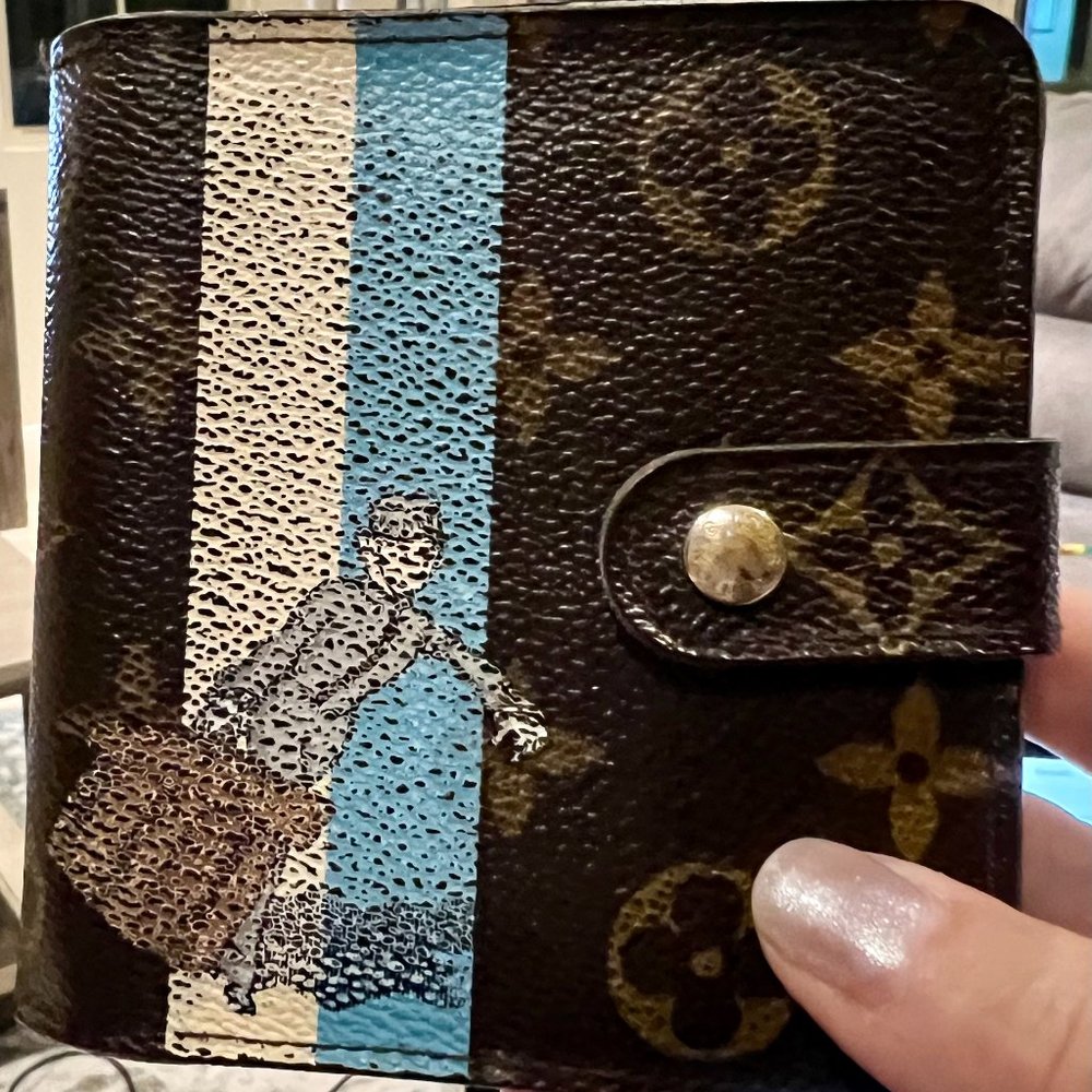 Louis Vuitton Bell Boy Zip Wallet